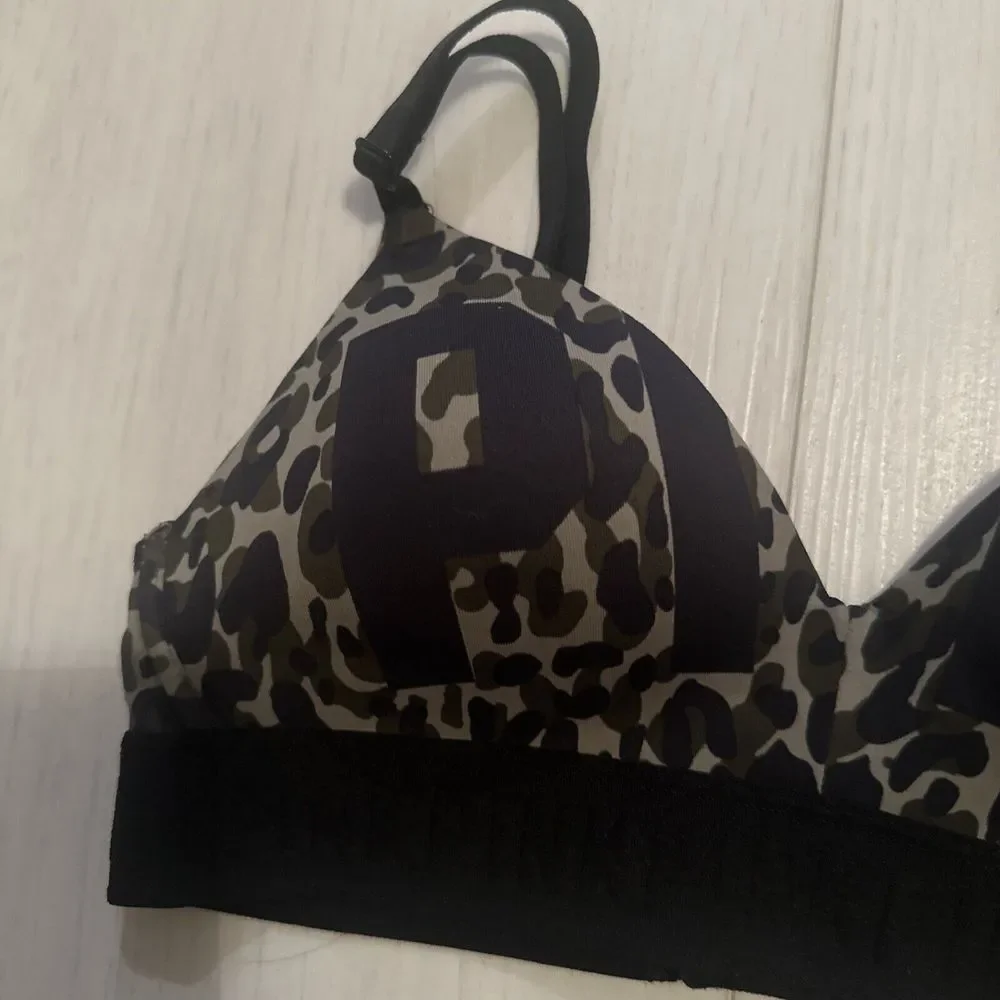 Victoria's Secret PINK Wear Everywhere Wireless Lightly Lined Camo Bra‎ Sz 32A